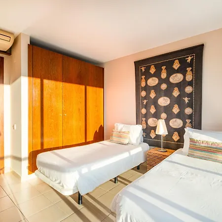 Salgados - 2 Bedroom * Гия